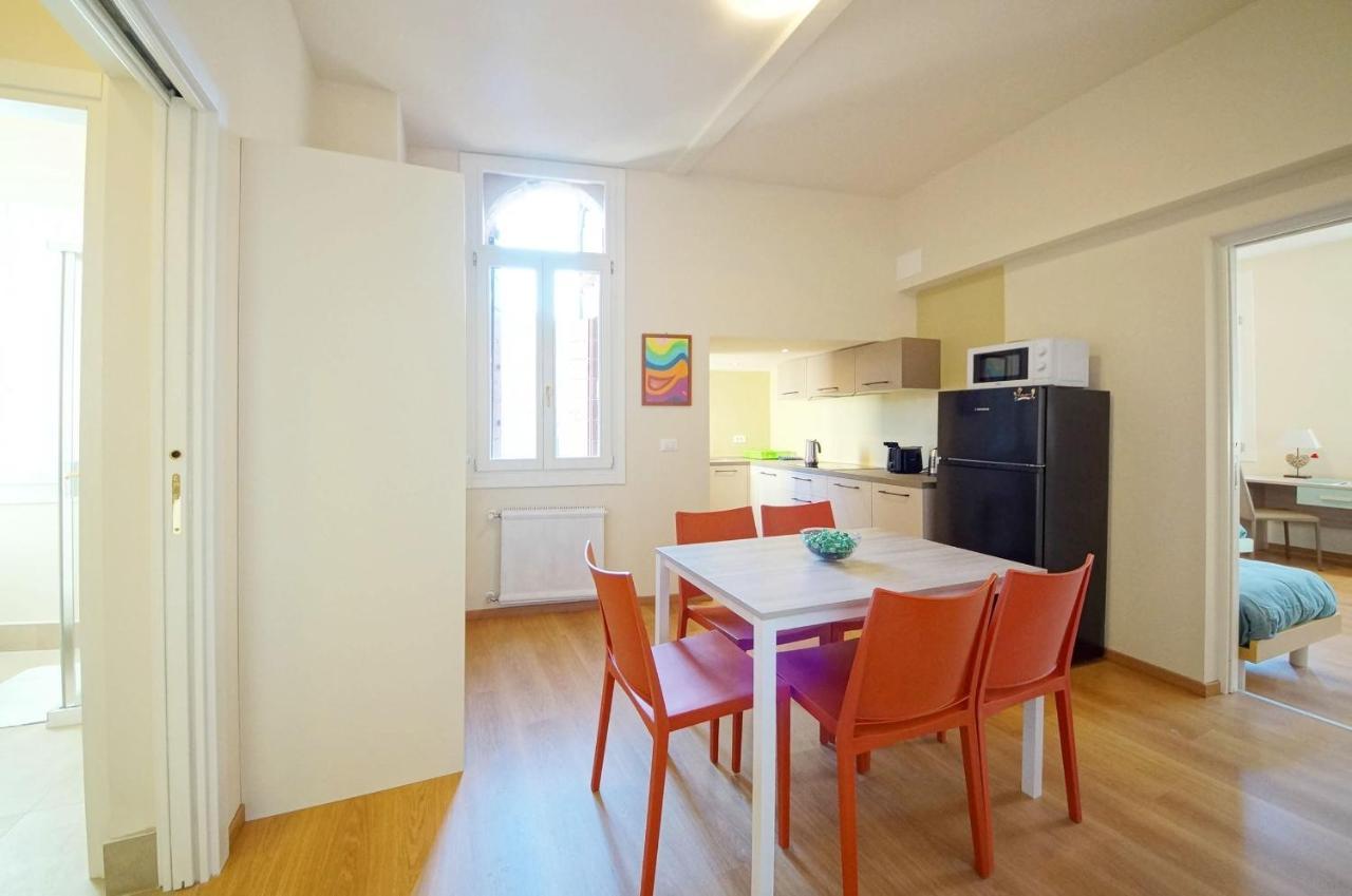 Ca' Circus 4 Rooms Wi-Fi Fibre Venesia Bagian luar foto