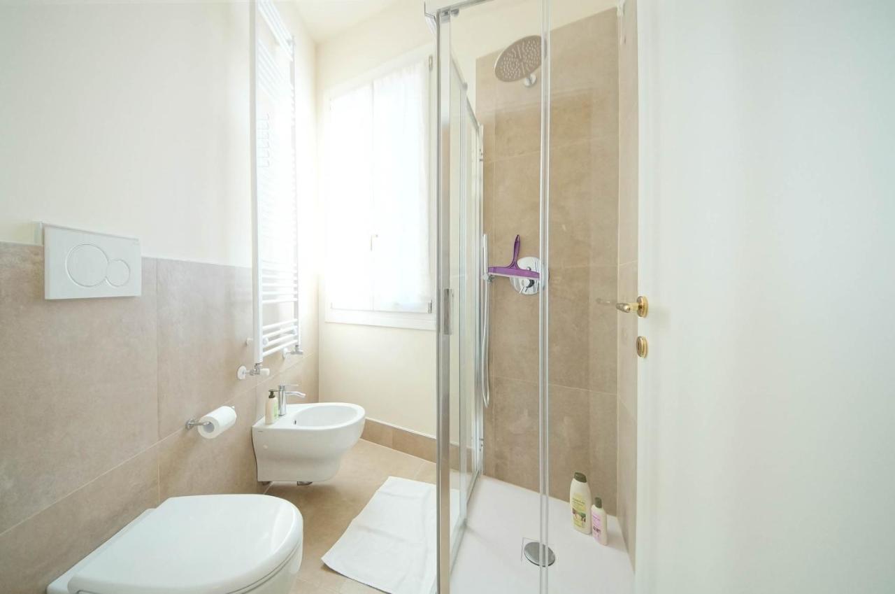 Ca' Circus 4 Rooms Wi-Fi Fibre Venesia Bagian luar foto