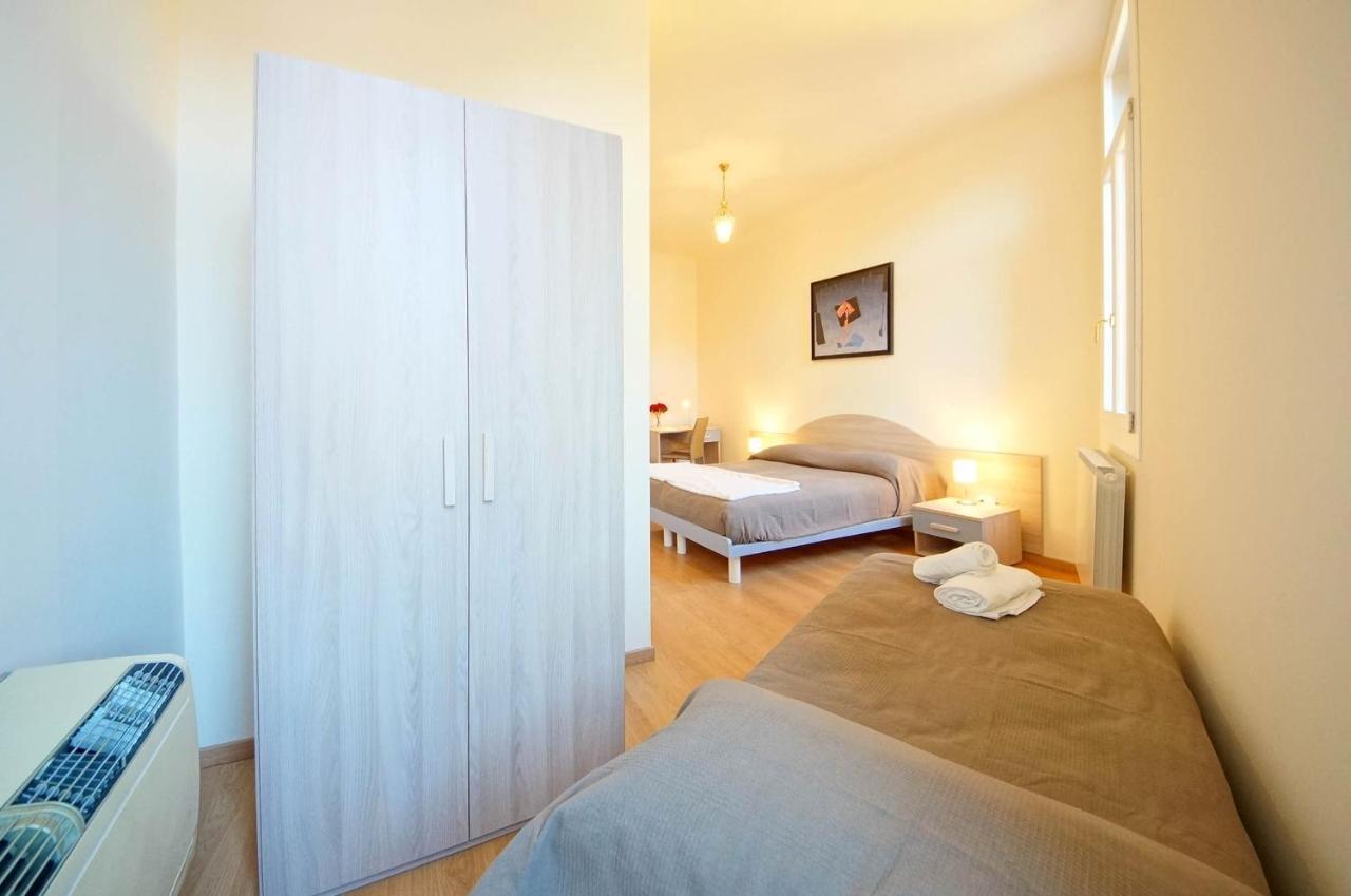 Ca' Circus 4 Rooms Wi-Fi Fibre Venesia Bagian luar foto